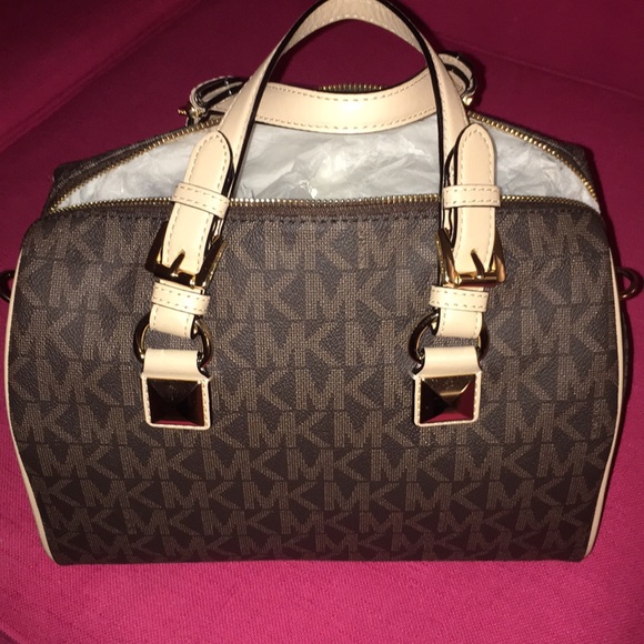 Michael Kors Handbags - BRAND NEW MICHAEL KORS SATCHEL